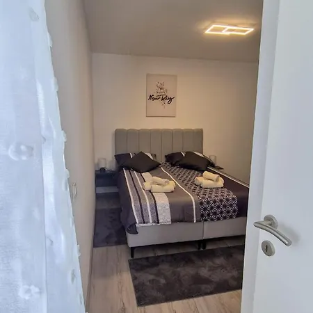 Apartment Razov *