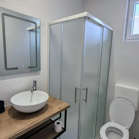 Razov Apartment *